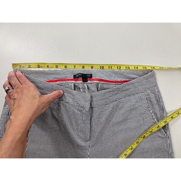 British Khaki size 8 seer sucker navy white stripes ankle Cropped pants EUC * - Picture 6 of 8